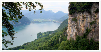 Blick von der zweituntersten Stufe der Serenbachfälle.